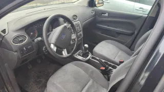 Ford Focus sedan 2005