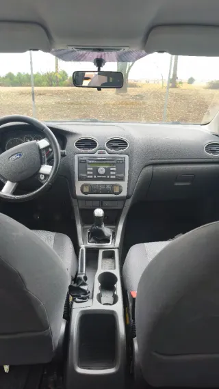 Ford Focus sedan 2005