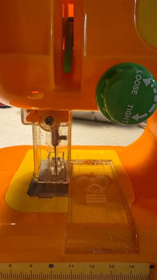 Máquina de coser de juguete