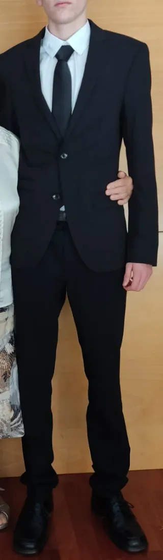 Traje completo hombre negro con camisa y corbata