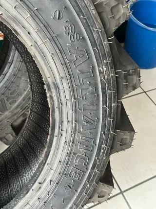 Pareja Neumáticos agrícolas.