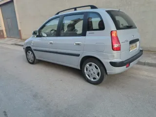 Hyundai Genesis 2004