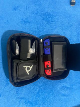 Nintendo Switch Azul y Rojo con Maletín
