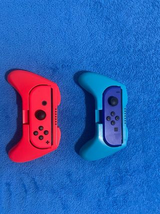 Nintendo Switch Azul y Rojo con Maletín