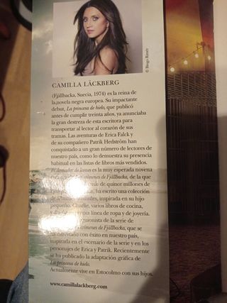 El domador de leones Camilla Lackberg.