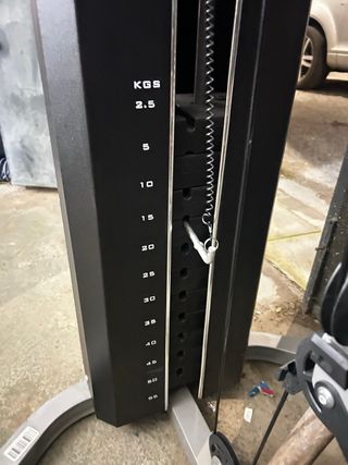 Máquina de gimnasio multifuncional