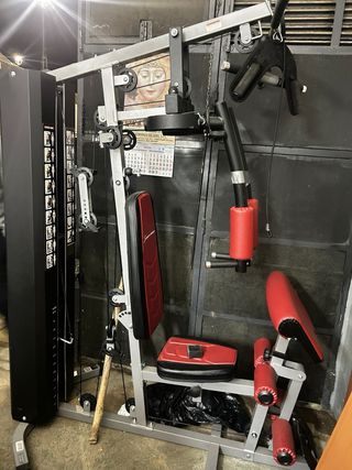 Máquina de gimnasio multifuncional