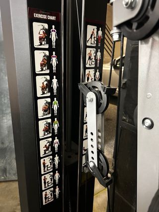 Máquina de gimnasio multifuncional