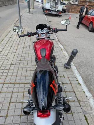 Triumph Speed Twin 1200 Roja y Negra