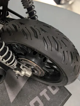 Triumph Speed Twin 1200 Roja y Negra