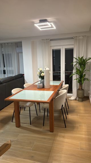 Mesa de comedor madera y cristal extensible