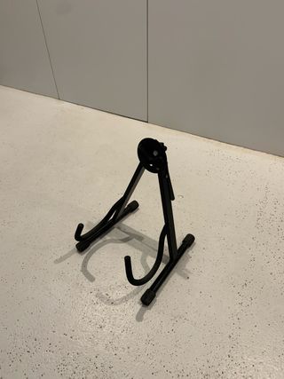 Guitarra Acústica Roja y Negra