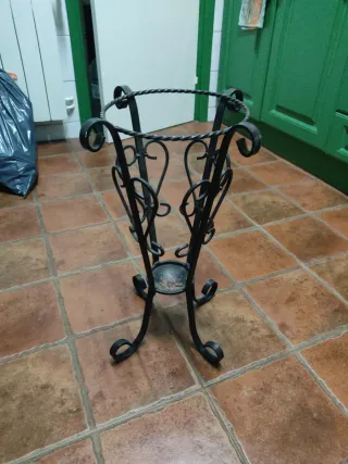 Paragüero forja negro