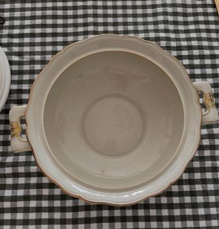 Sopera Porcelana Alemana Beig y Dorada