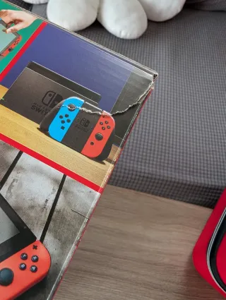 Nintendo Switch Neón + Maleta GAME
