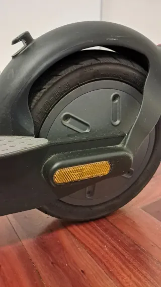 Patinete Eléctrico Negro y Gris