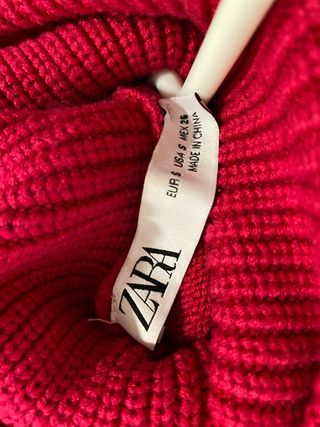 Jersey Zara cuello alto fucsia. Diseño crop.