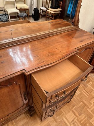 Cómoda vintage de madera SIN ESPEJO