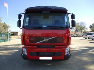 Volvo FL 320-CAMIONES PORTAMAQUINARIAS