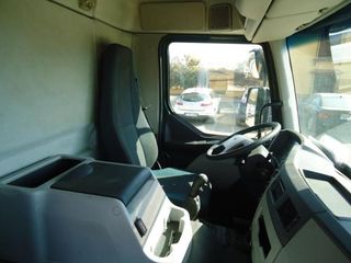 Volvo FL 320-CAMIONES PORTAMAQUINARIAS