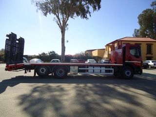 Volvo FL 320-CAMIONES PORTAMAQUINARIAS