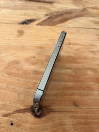 iPhone 5s – Caja original + accesorios – Funciona