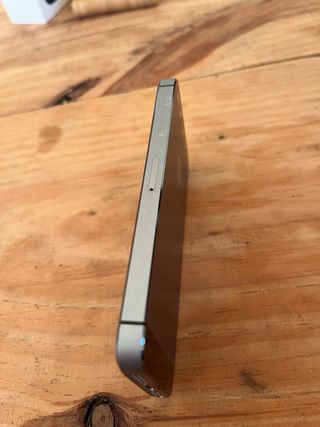 iPhone 5s – Caja original + accesorios – Funciona