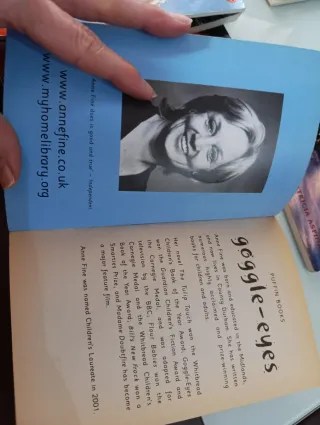 The House by the Sea, Frozen, the ring