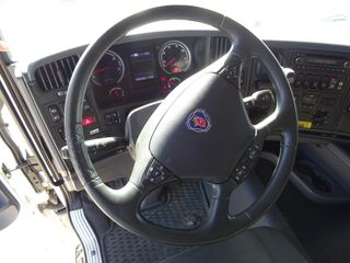 Scania G 400-CAMIONES PORTAMAQUINARIAS