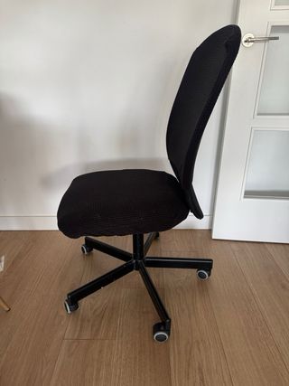 Silla de oficina negra