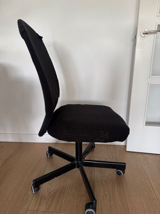 Silla de oficina negra