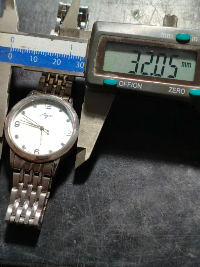 Reloj marca  Luch