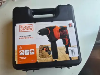 Taladro percutor Black+Decker 710W