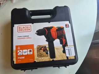 Taladro percutor Black+Decker 710W