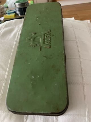 Caja antigua ALFA máquina coser