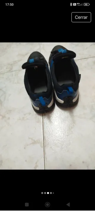 Botas de montaña impermeables negras y azules niño