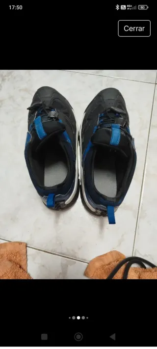 Botas de montaña impermeables negras y azules niño