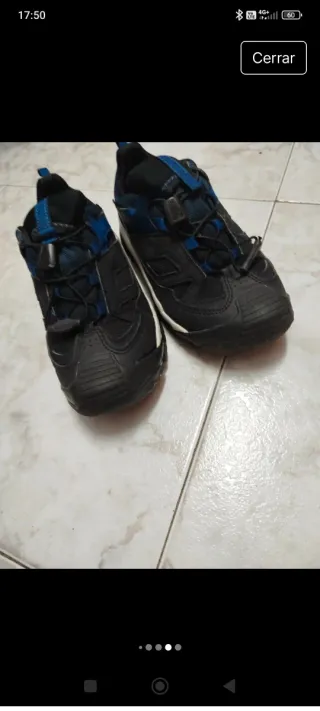 Botas de montaña impermeables negras y azules niño