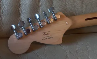 Guitarra Eléctrica Squier Stratocaster Blanca