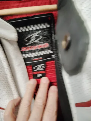 Chaqueta SPYKE Cuero Blanca Negra Roja