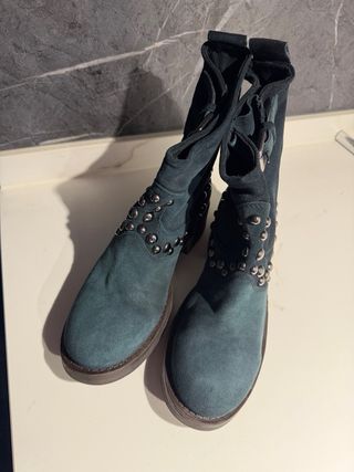 Botas Geox verdes con tachuelas