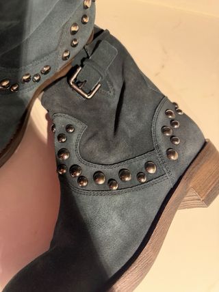 Botas Geox verdes con tachuelas