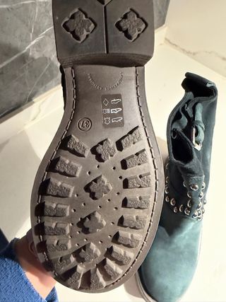 Botas Geox verdes con tachuelas