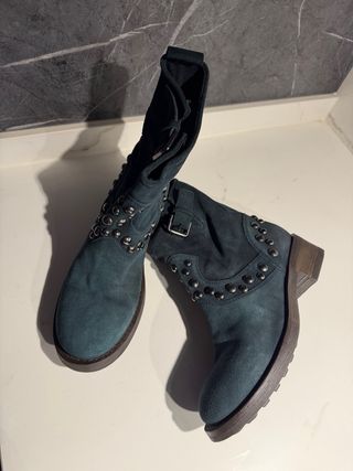 Botas Geox verdes con tachuelas