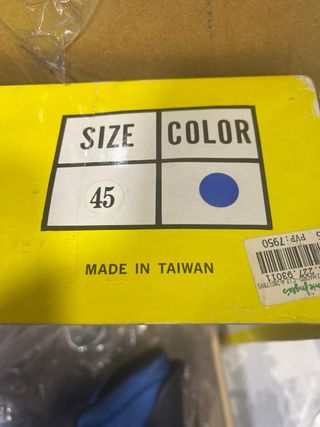 Patines en línea azules y negros