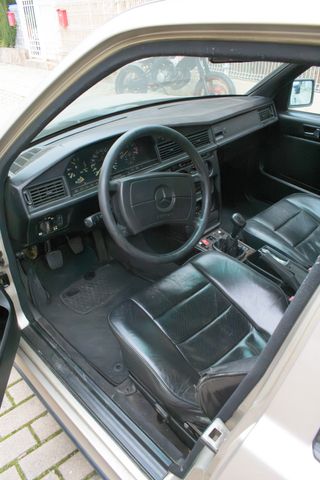 Mercedes-Benz 190E 2.3 16V