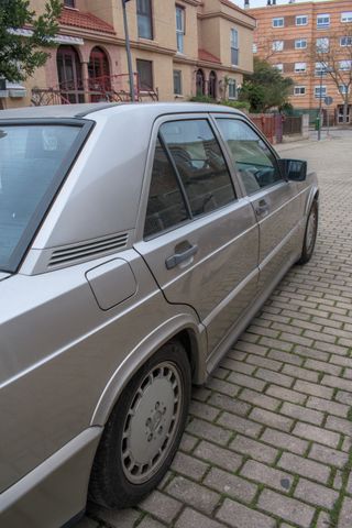 Mercedes-Benz 190E 2.3 16V