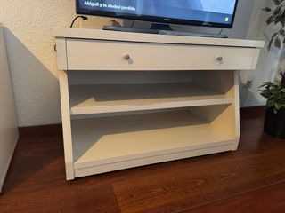 Chollo Mueble TV Ikea blanco madera mas auxiliar
