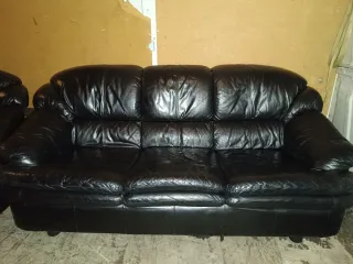 Sofá de piel negro