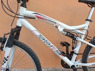 MOUNTANBIKE ALUMINIO EXCELENTE ESTADO